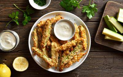 tm_knusprige-zucchini-mit-sauerrahm-dip_header.jpg